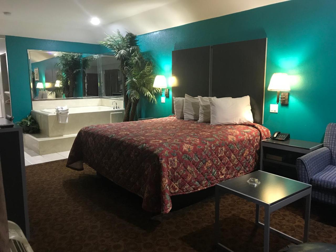 Camelot Inn And Suites Aldine Ngoại thất bức ảnh